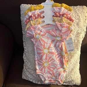 BRAND NEW Carter’s Baby Girl Onesie Set